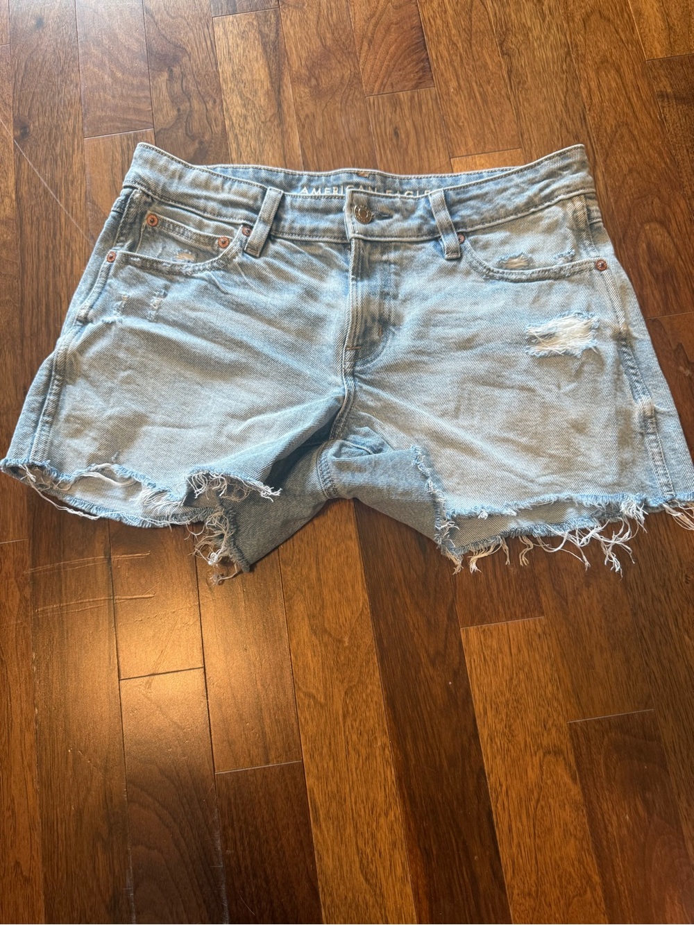 NEW American Eagle Stretch Distressed Low-Rise Perfect Midi Short